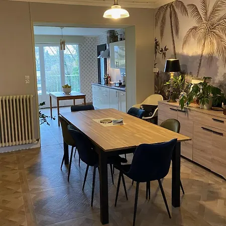 Maison Familiale Et Les Perdrix